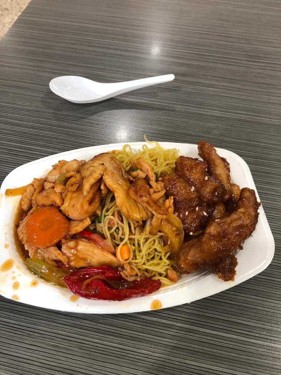 Highlights, Delicious 新雅 Castle Mall