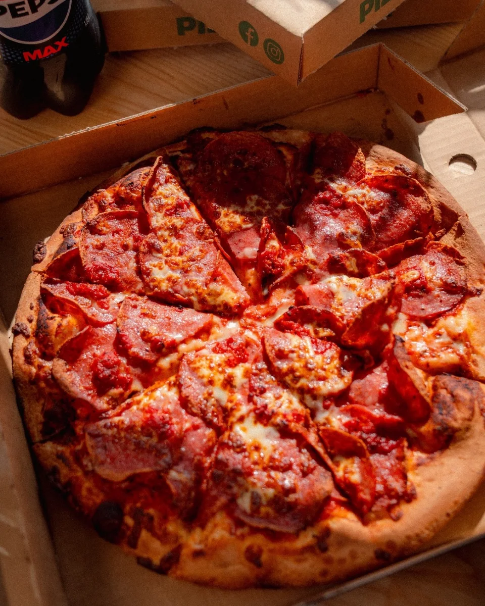 Highlights, Smokin’ Joe’s Pizza and Grill - Sebastopol