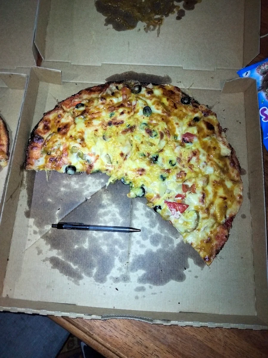 Vegetarian Pizza with Chicken and Satay Pilot BP-145 Pen for Scale