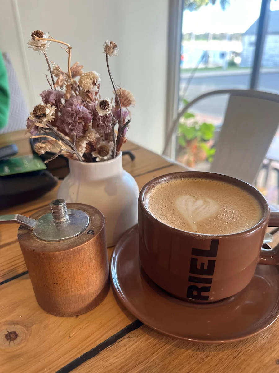 Flat White, Bloom PMQ
