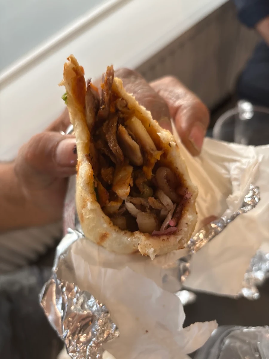 Highlights, Efes Kebab House