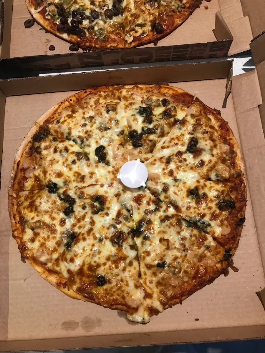 Highlights, Sandy's Dial A Pizza