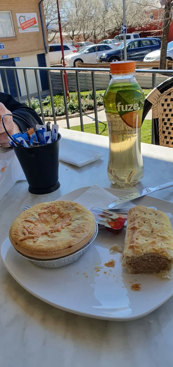 Highlights, Tumut's "Pie in the Sky" Bakery