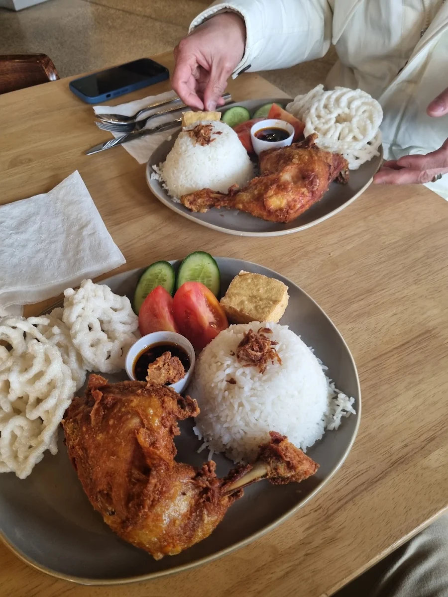 Ayam Penyet