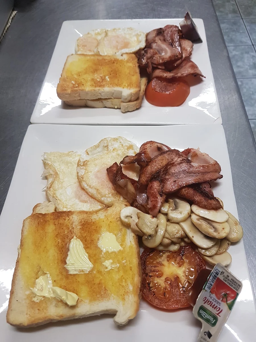 Highlights, Central Cafe