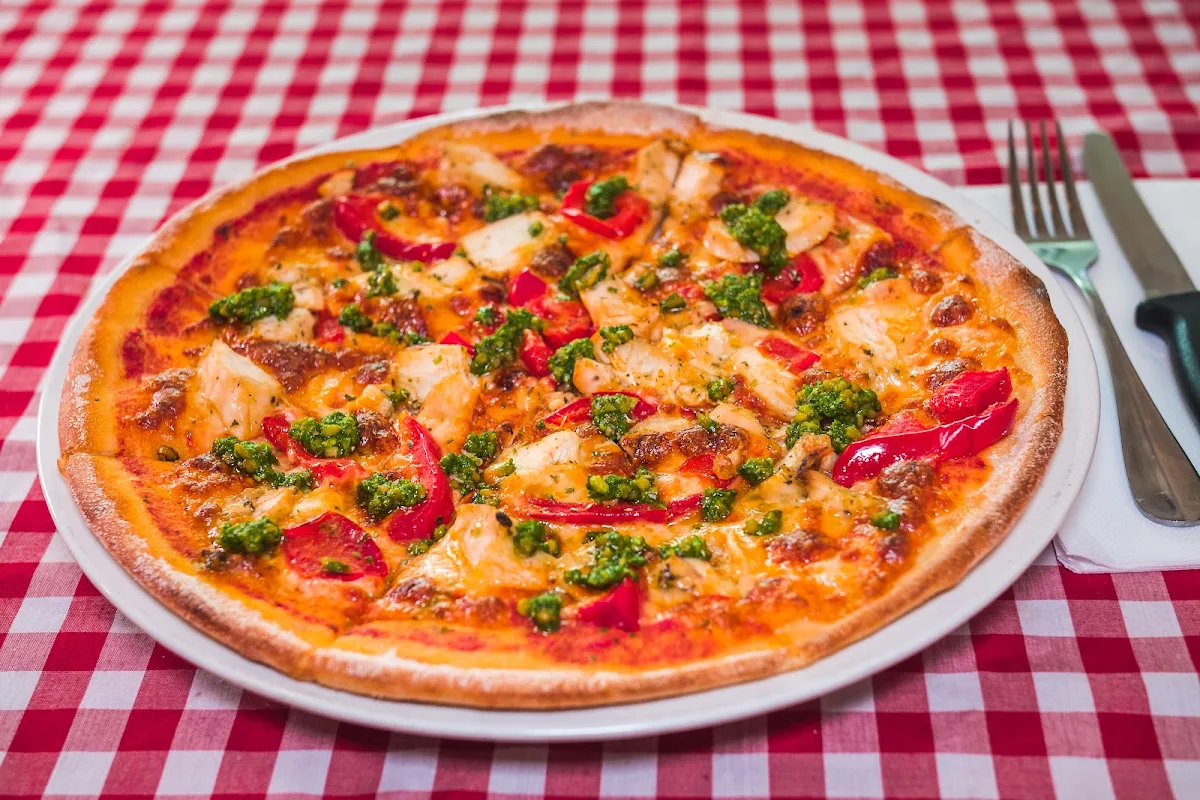 Highlights, Lucky's Pizzeria