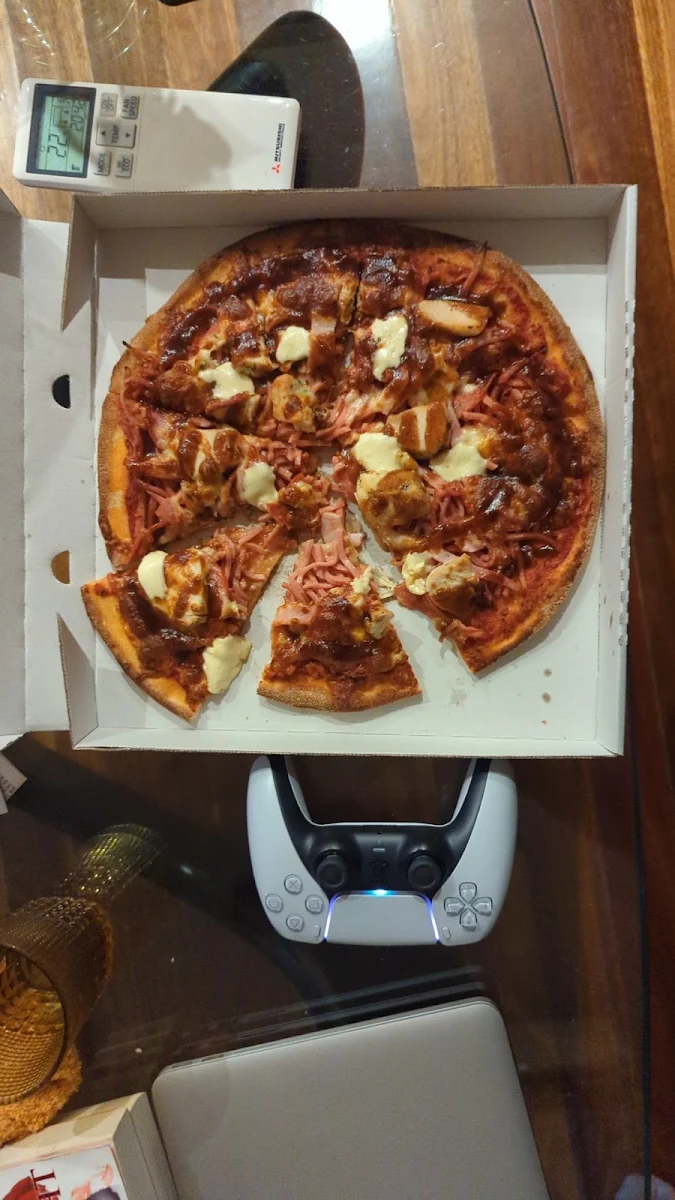 Highlights, Lucky's Pizzeria