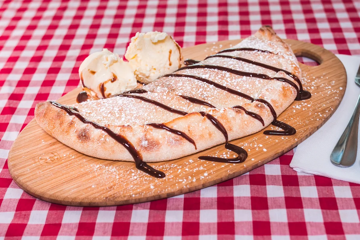 Nutella Calzone, Lucky's Pizzeria