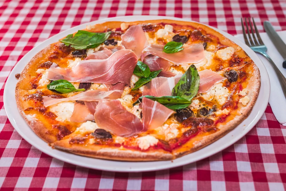 Prosciutto Pizza, Lucky's Pizzeria