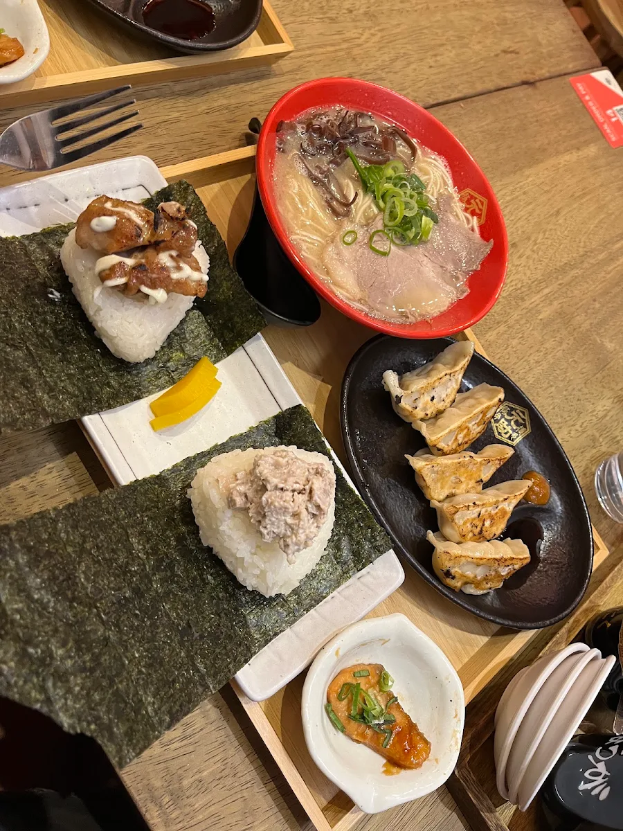 Highlights, Hakata Gensuke Healeys Lane