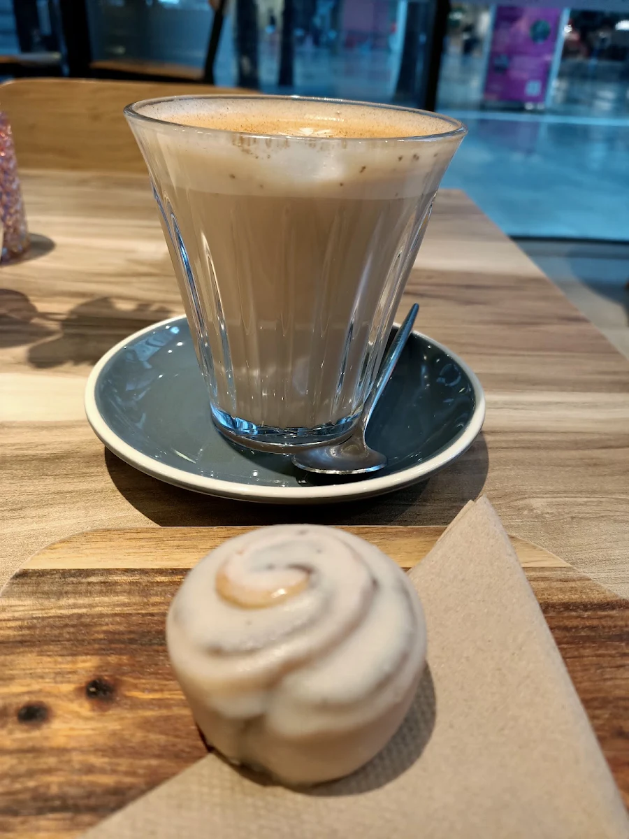Chai Latte and Mini Cinnamon Roll, Chambers Coffee @ Parramatta Square