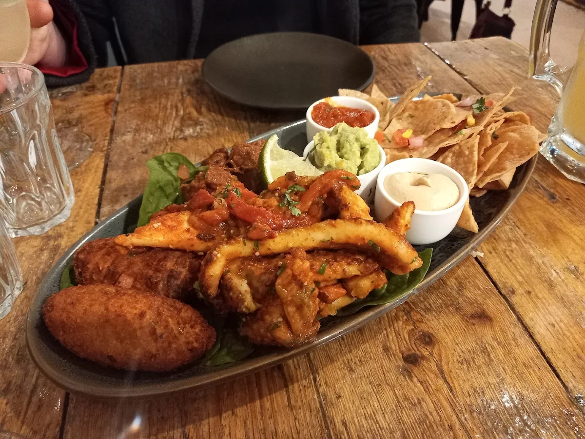 Sharing Platter, Village Cantina