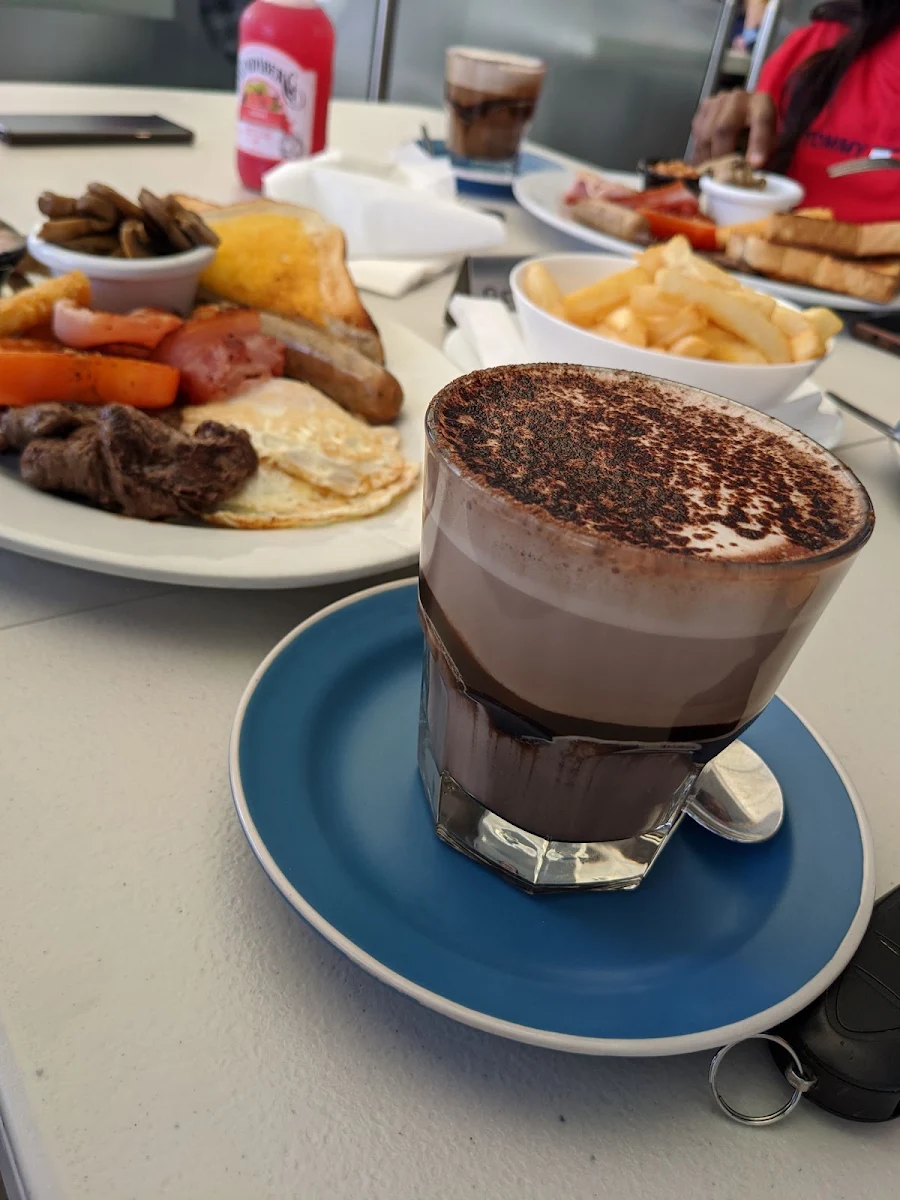 Hot Chocolate, CAFE 4 U