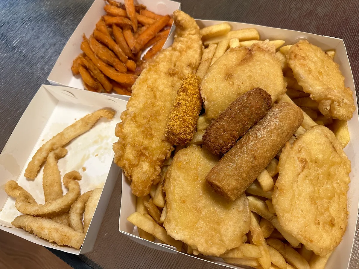 Highlights, Shark Attack Fish'N'Chippery - Fish & Chips