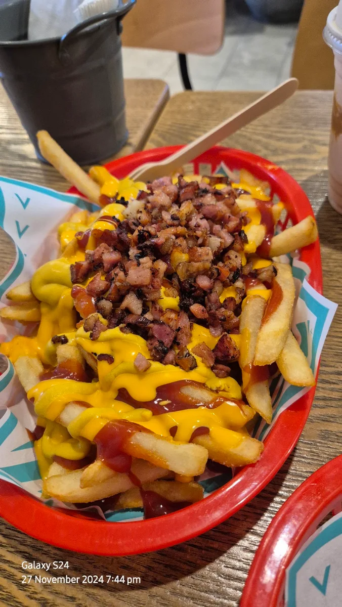 Loaded Fries with Cheese and Bacob