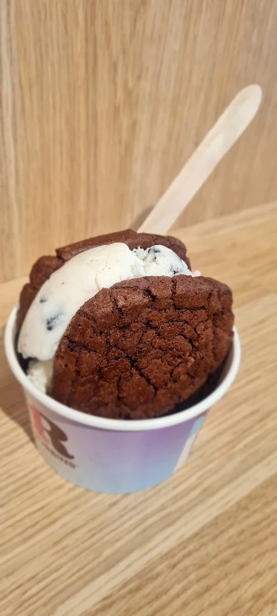 Highlights, Baskin-Robbins Surfers Paradise