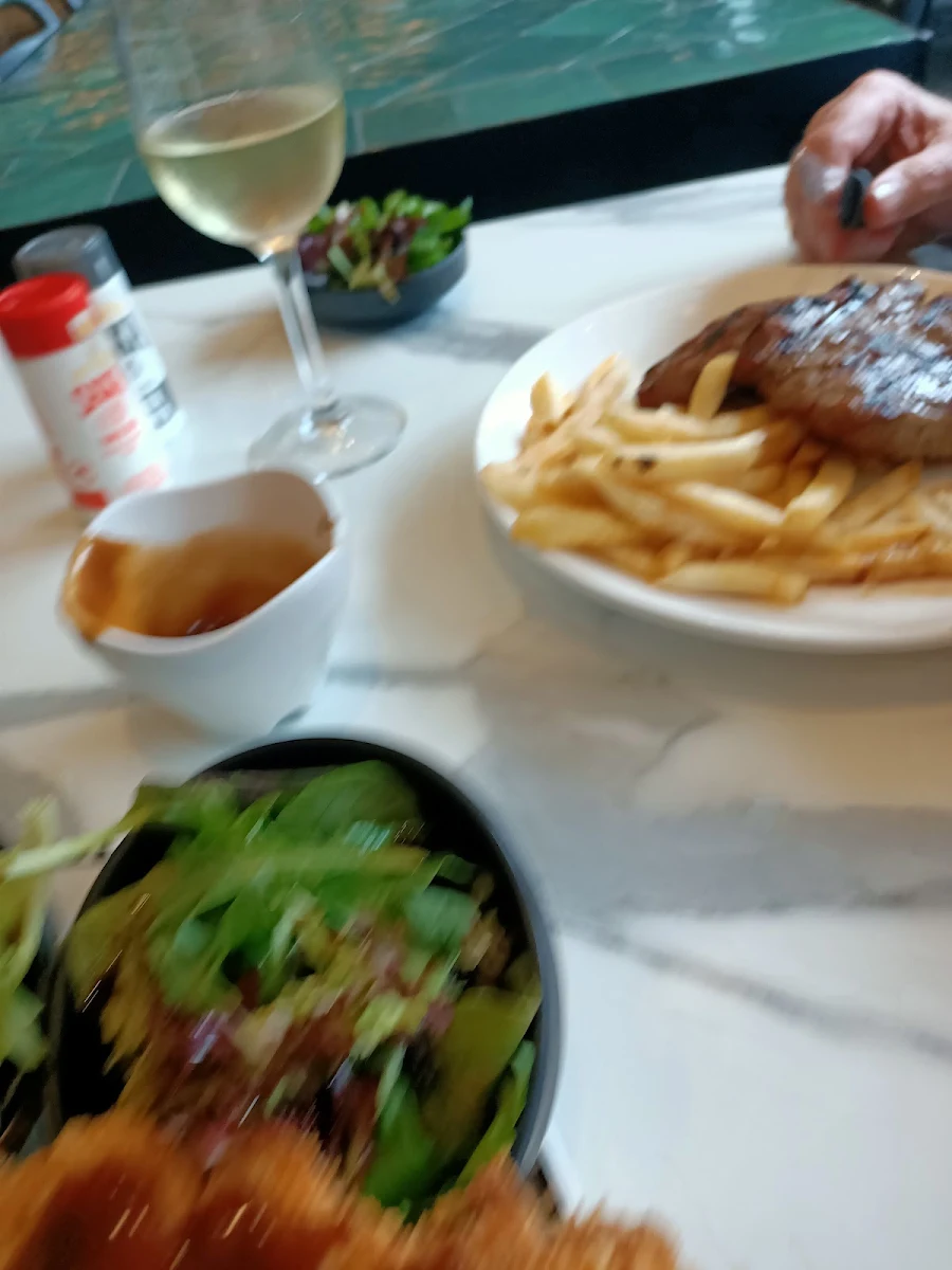 Steak, Eastwood Hotel