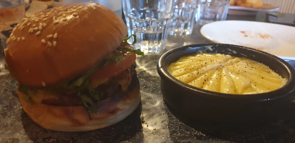 Highlights, Bar 38