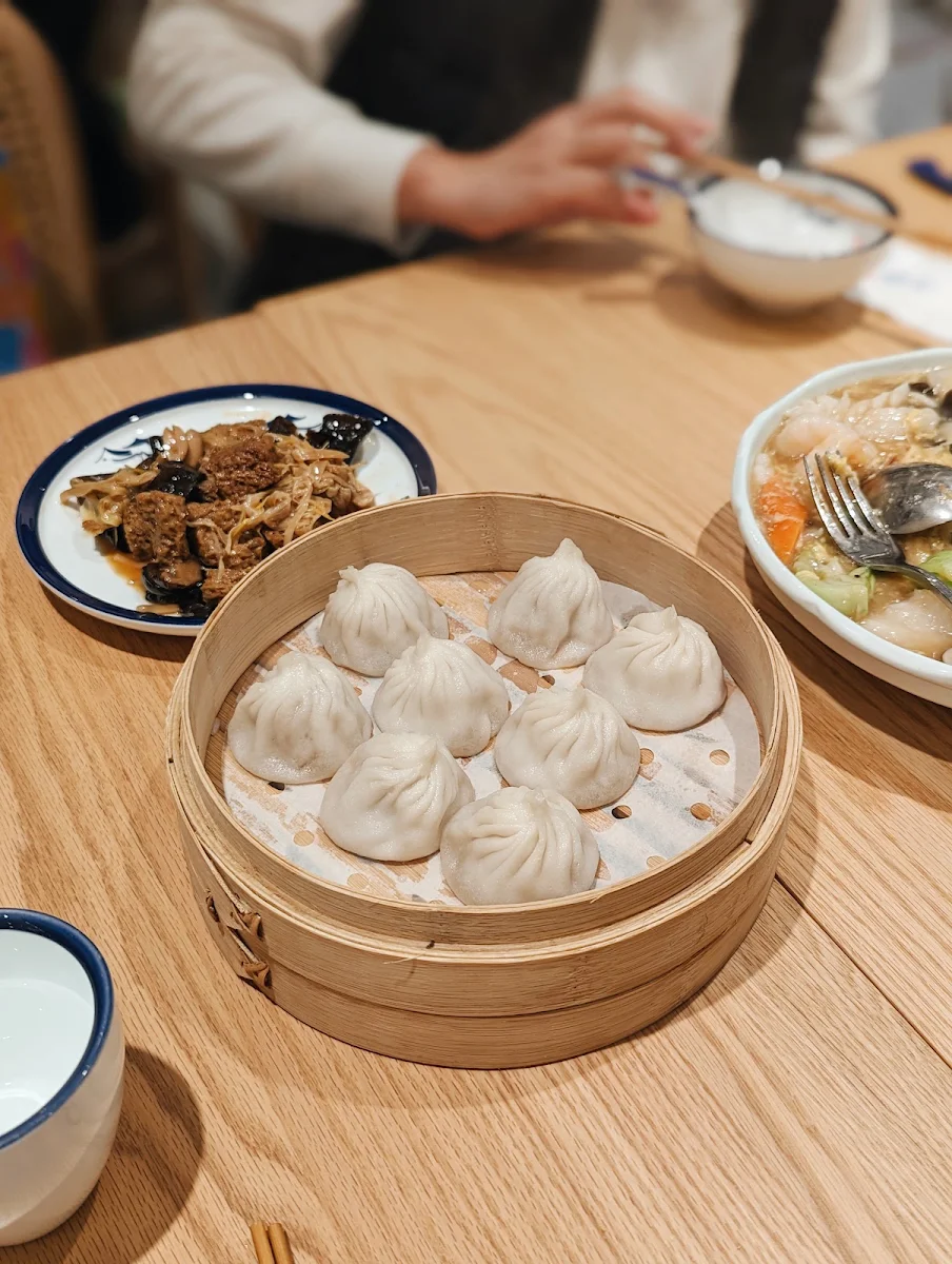 b01steamed Black Truffle Xiao Long Bao 8pcs