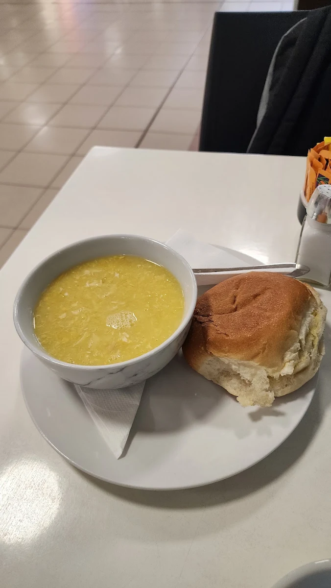 Highlights, Cascades Cafe