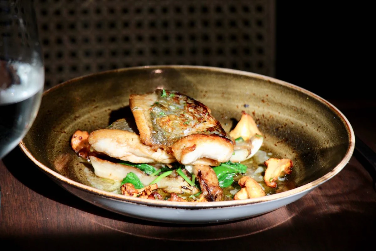 Market Fish, Port Office Hotel
