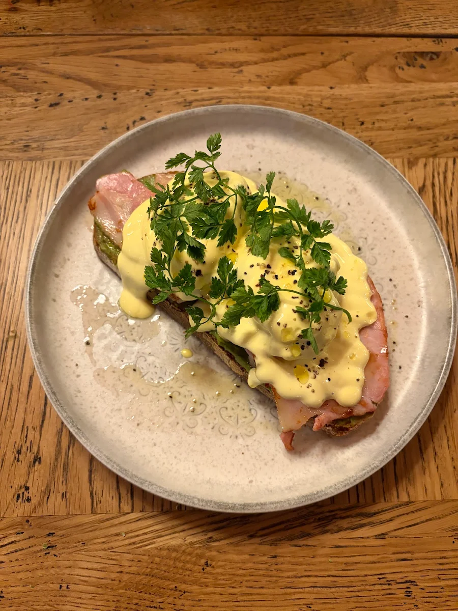 Yuzu Egg Benedict, OMO