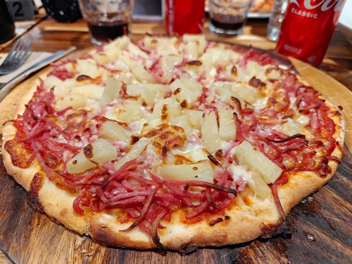 Highlights, Cellos Pizzeria