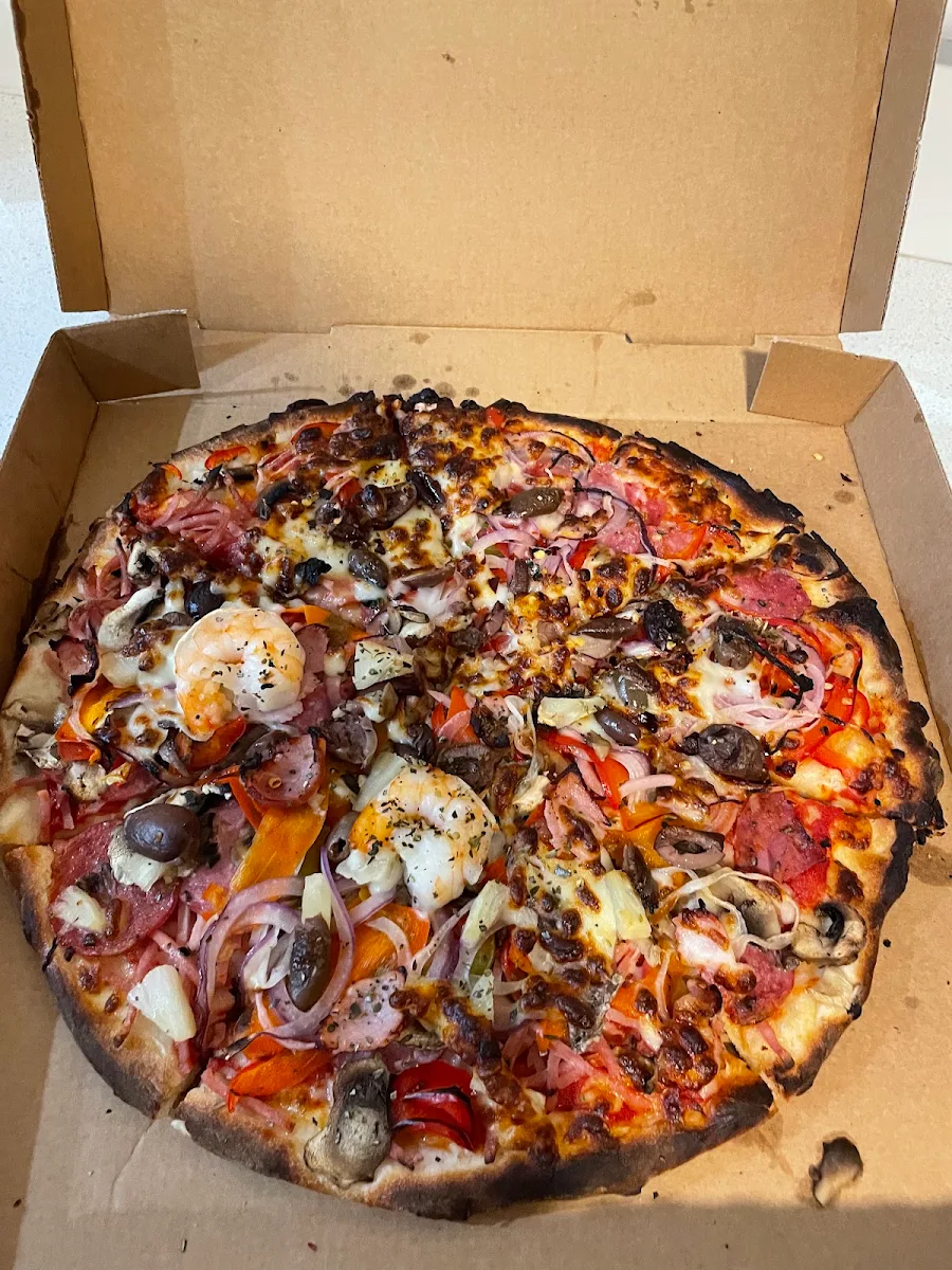 Meat Lovers, Cellos Pizzeria