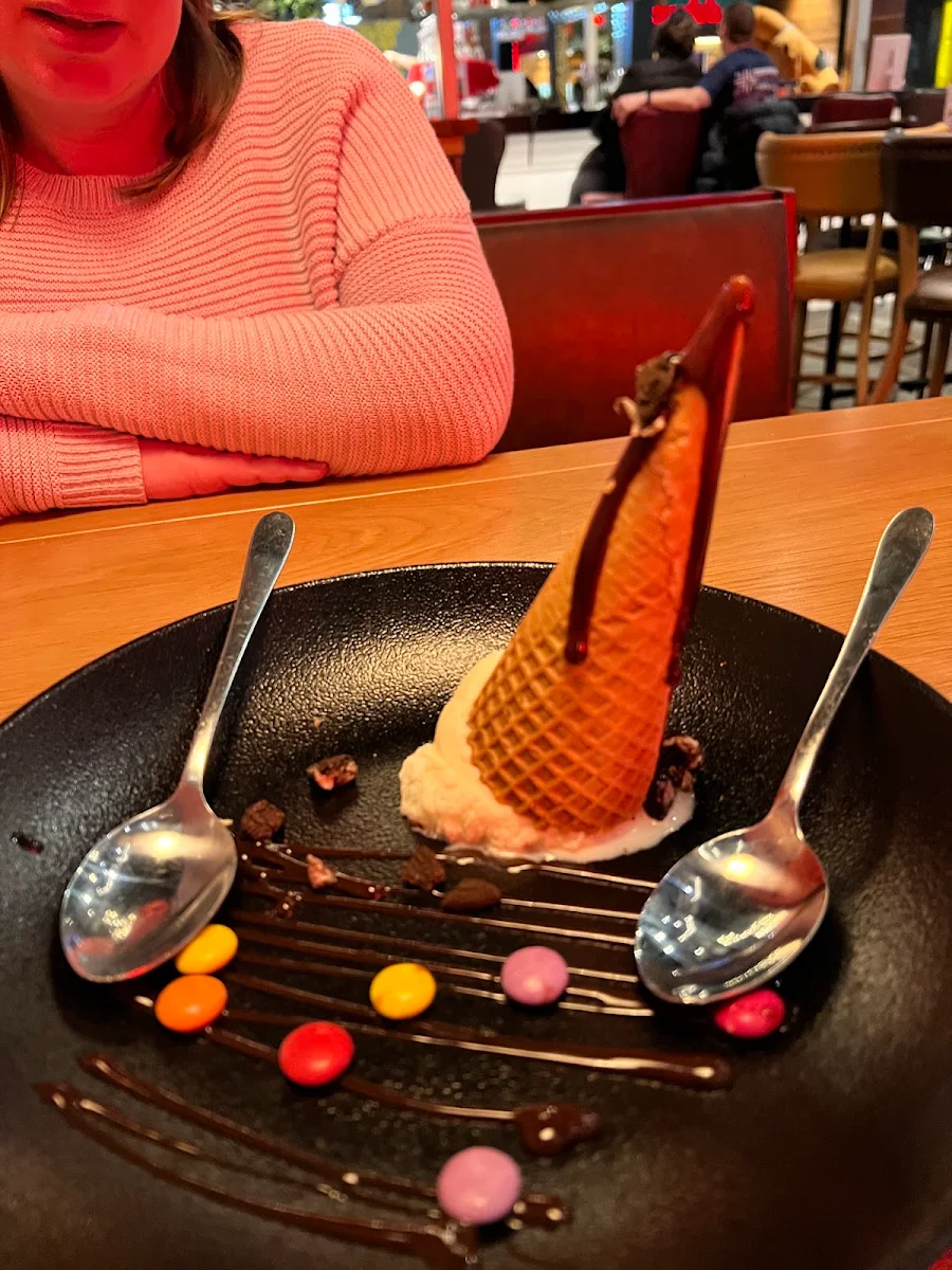 Ice Cream, TGI Fridays Southland