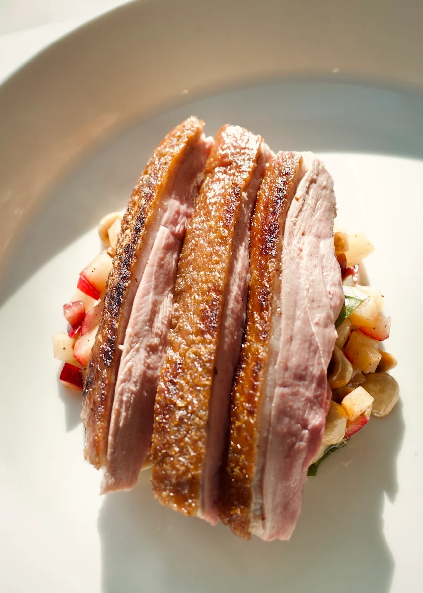 Highlights, Bau Bau Dining