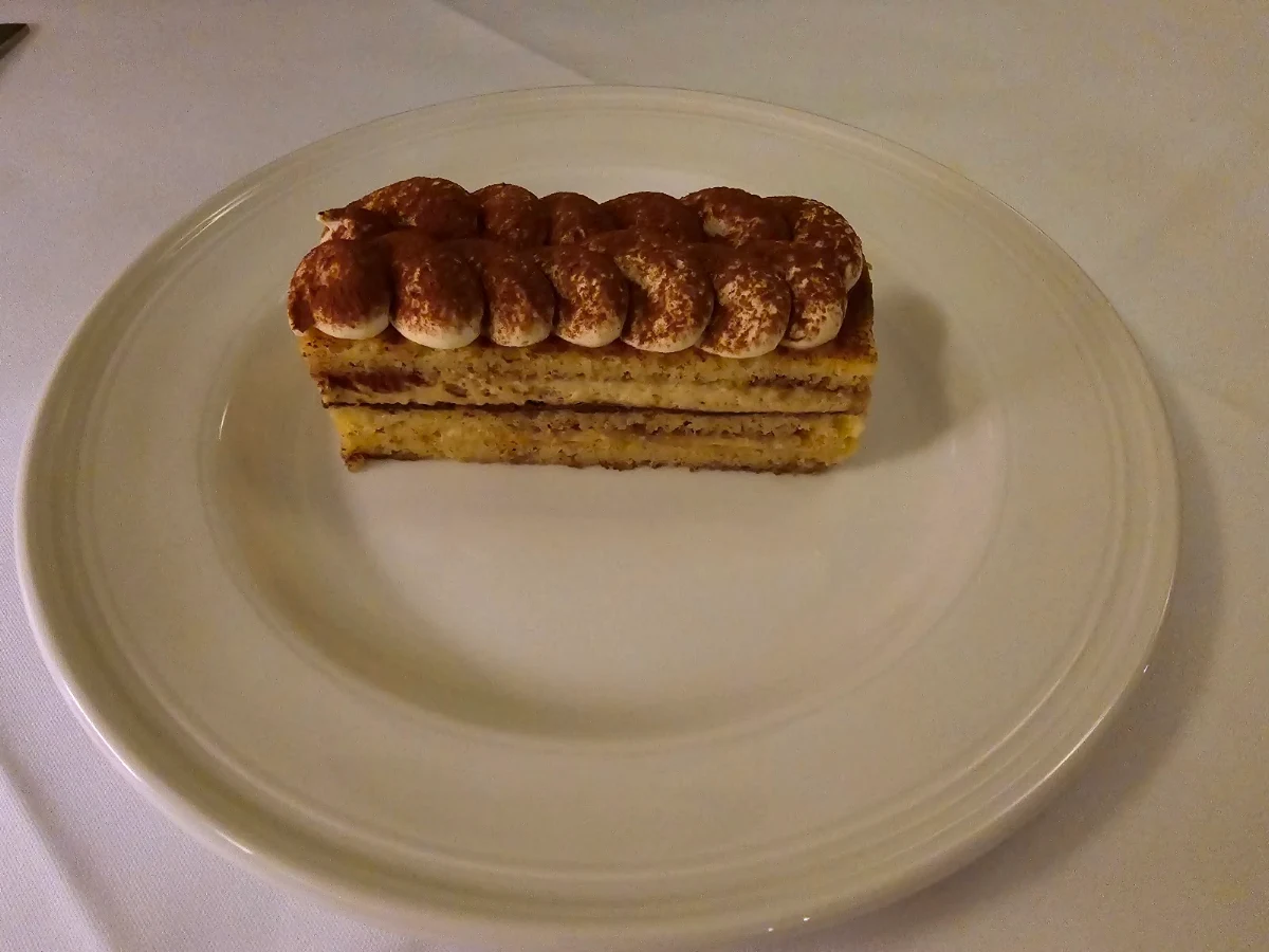 Highlights, Bau Bau Dining