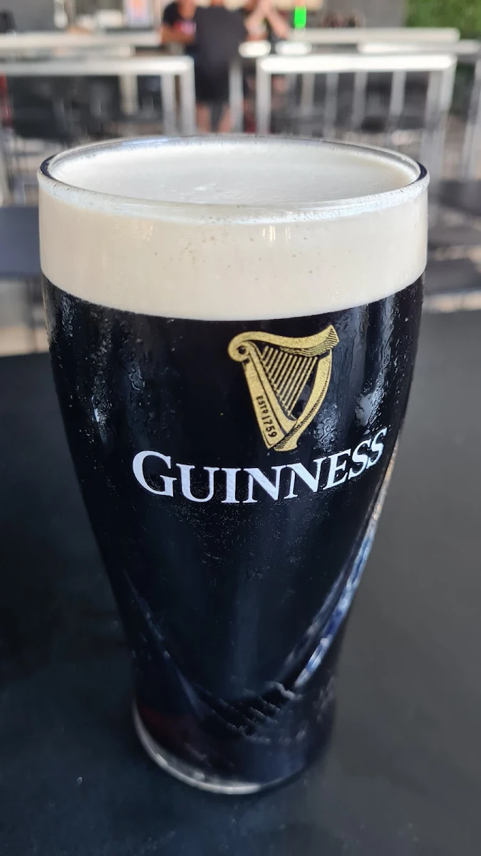 Guinness, The Sporting Globe Bar & Grill Rockingham
