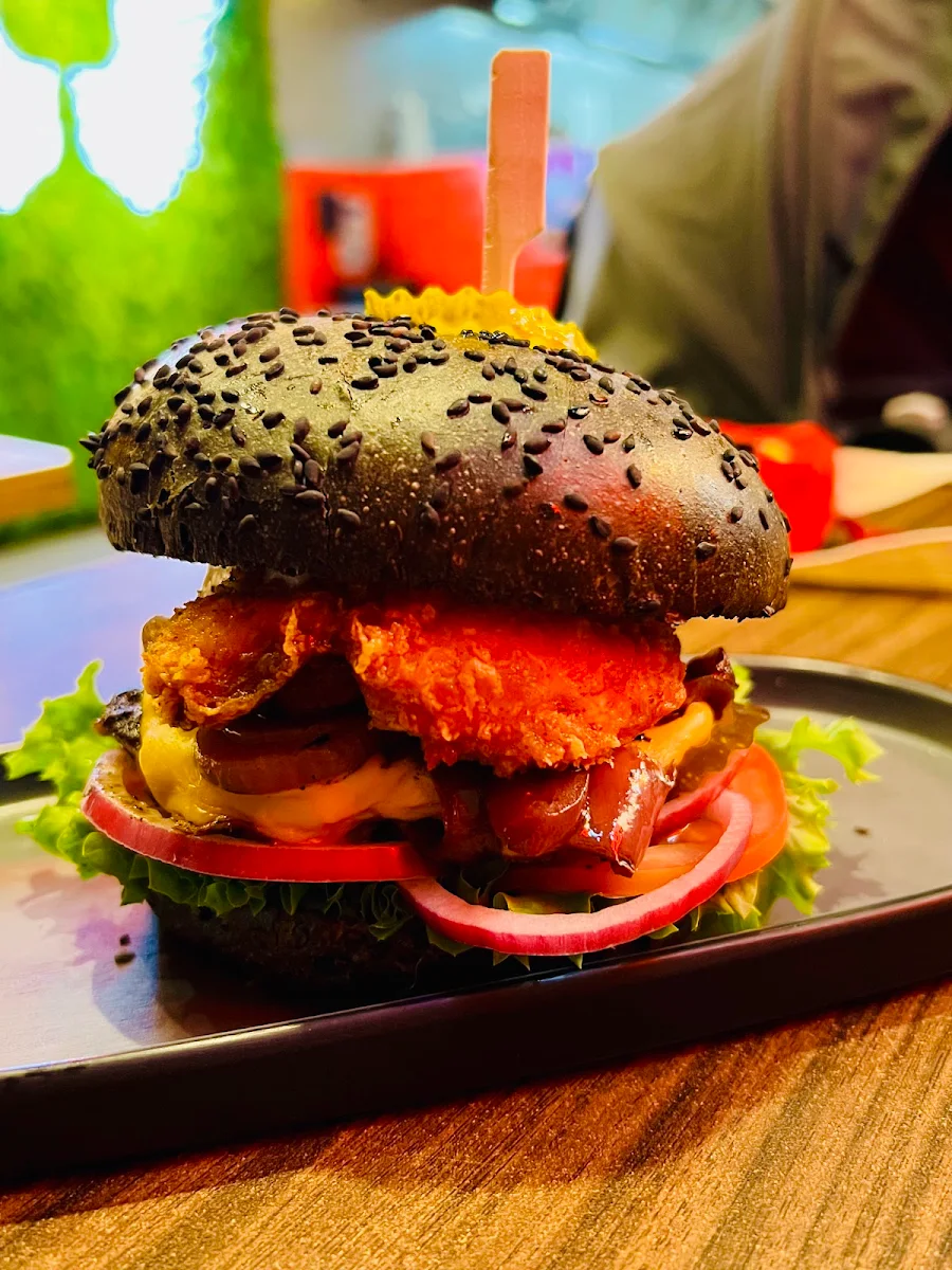 Highlights, Burgertory (Caroline Springs)