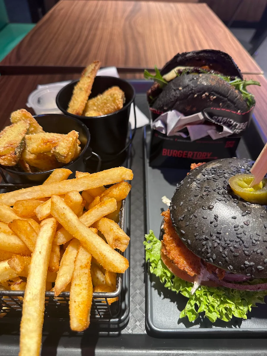 Highlights, Burgertory (Caroline Springs)