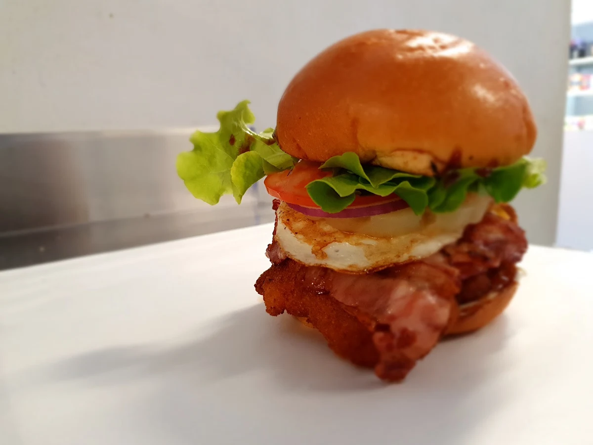 Bacon & Egg Burger, Dash's Takeaway