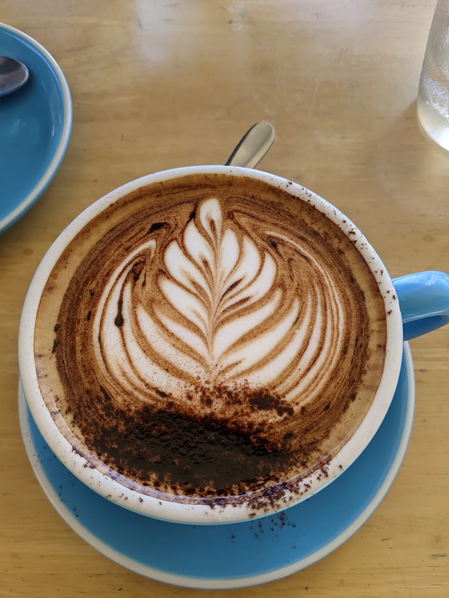 Flat White, Elliott's Bistro