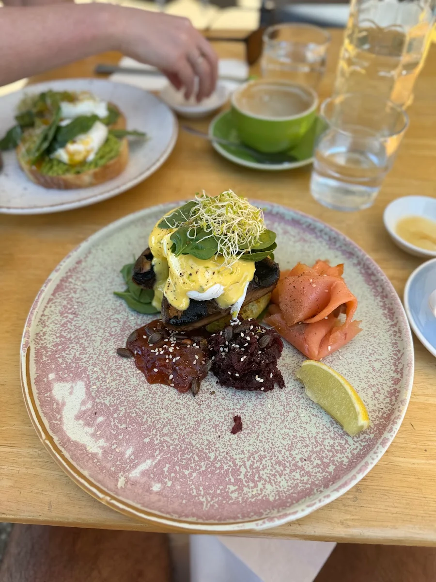 Salmon Smashed Avocado, Elliott's Bistro
