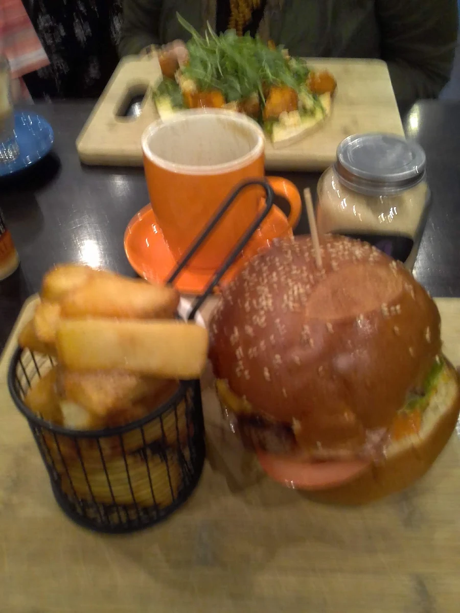 Beef Burger, Kofi Beans