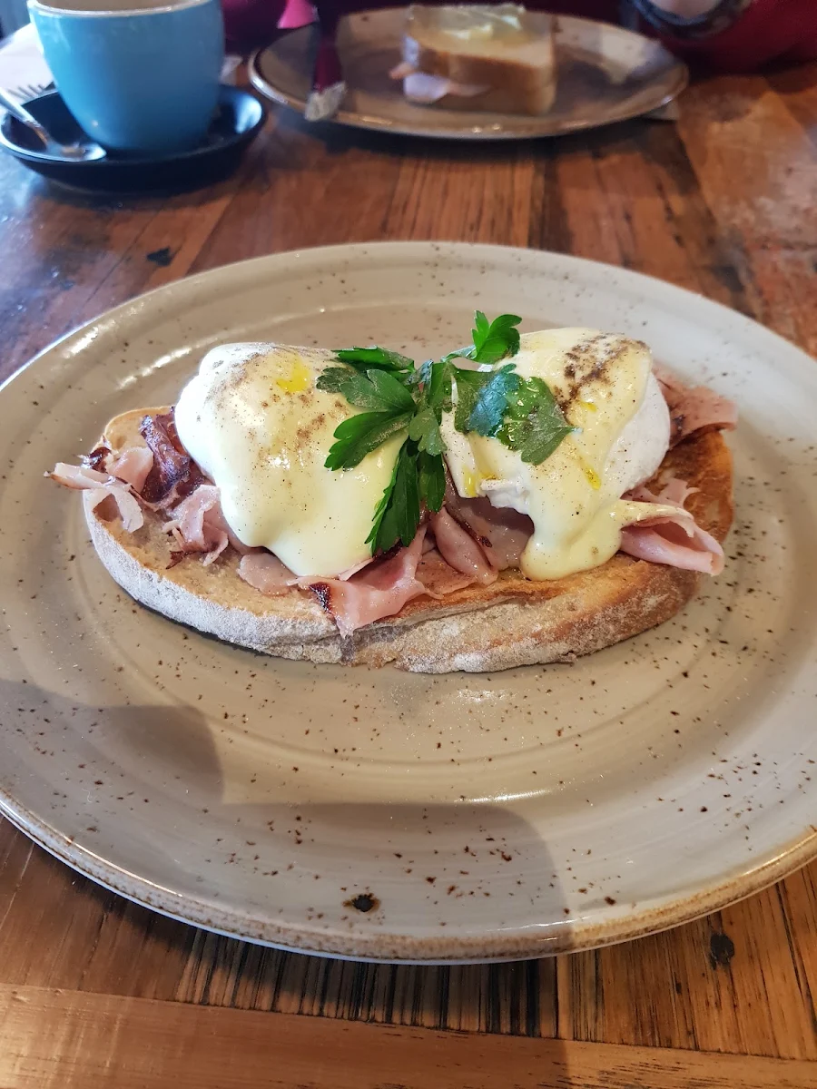 Eggs Benedict, The Groove Train Epping