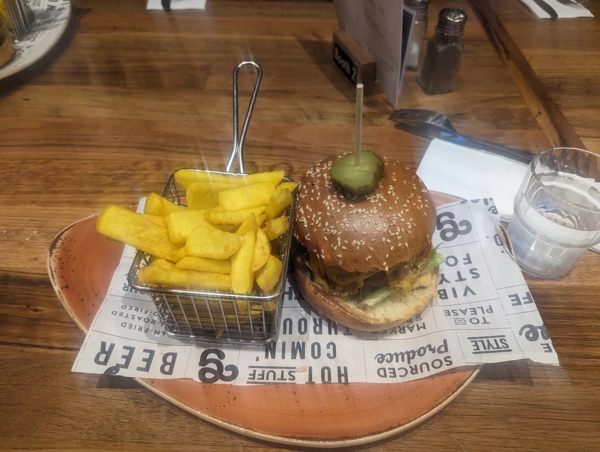 Hamburger, The Groove Train Epping