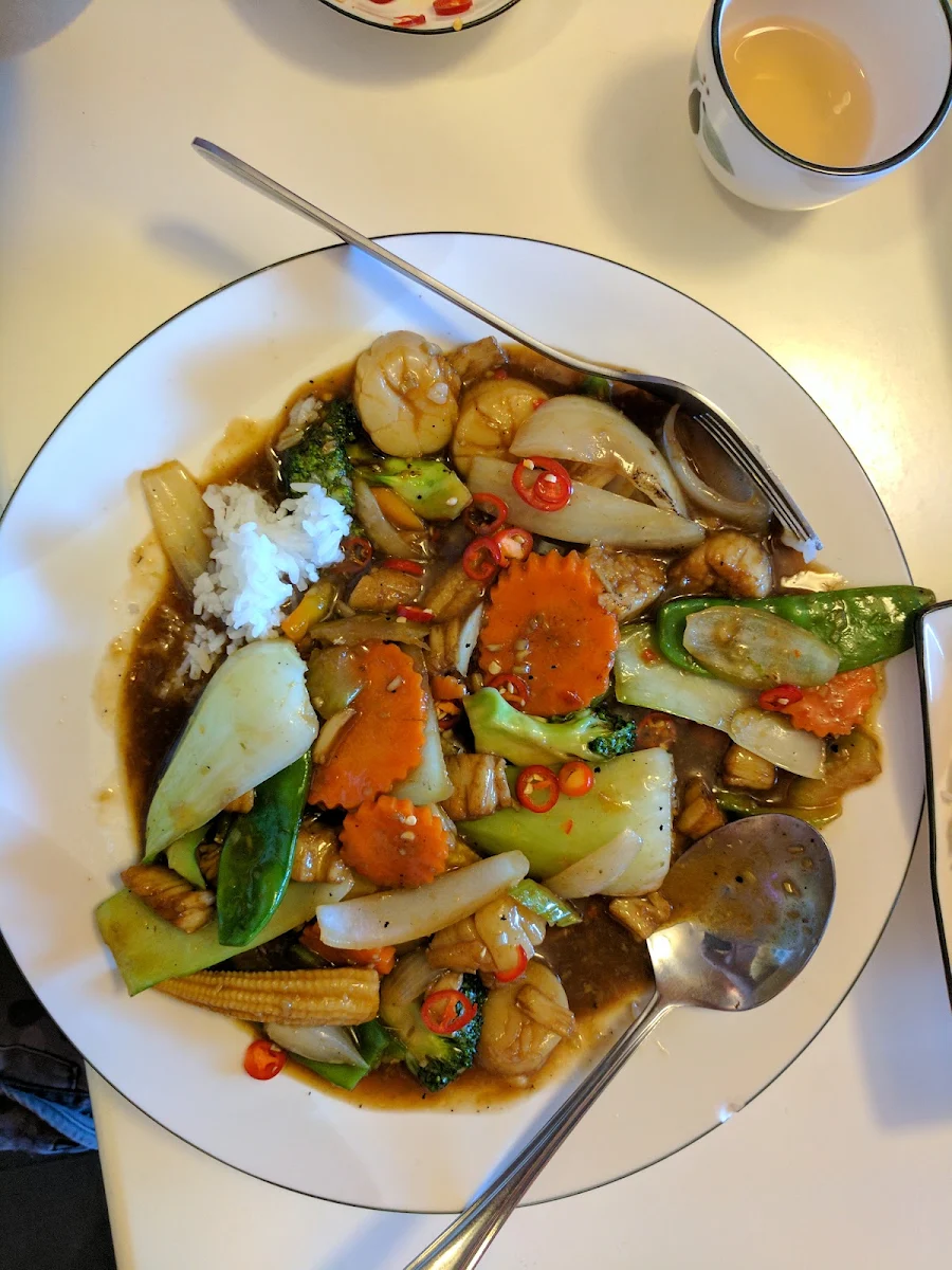 Stir-Fried Scallop with Cashew Nut