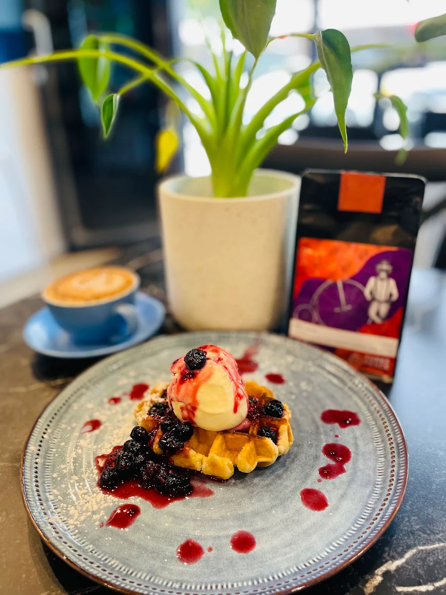 Highlights, The Crescent Cafe