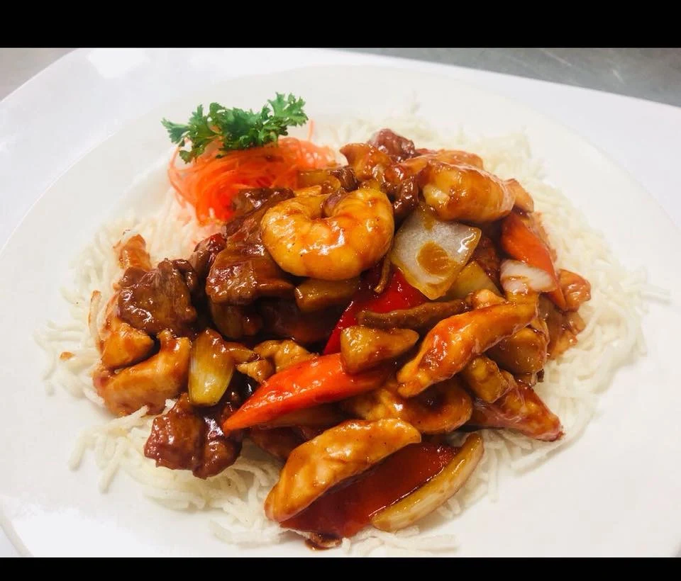 Highlights, Ming Village Chinese Restaurant
