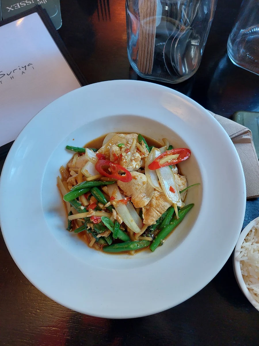 Basil Chicken, Suriya Thai