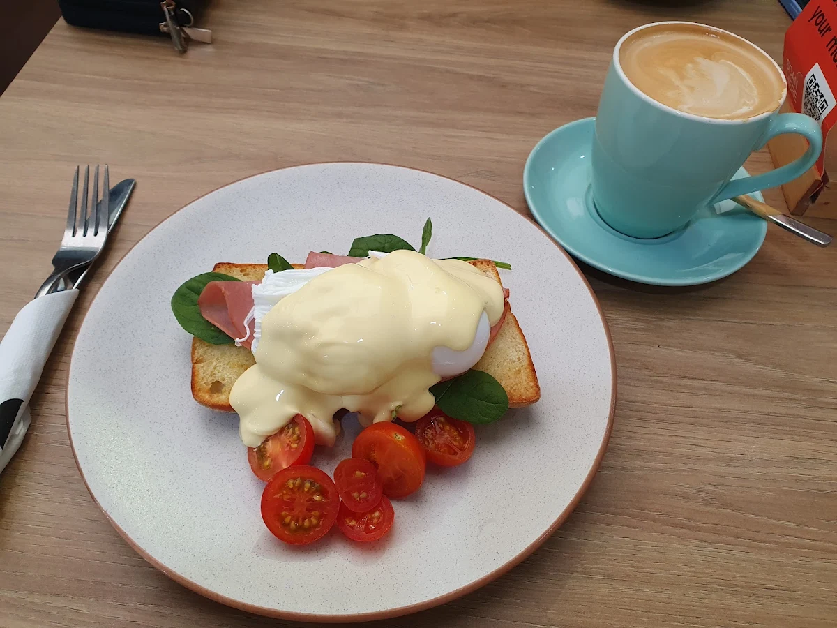 Eggs Benedict, The Coffee Club Café - Tuggeranong