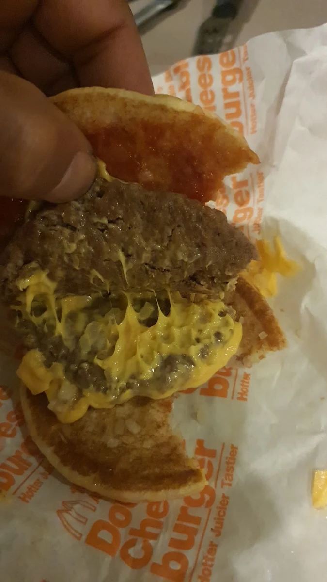 Double Cheeseburger, McDonald's Craigieburn North