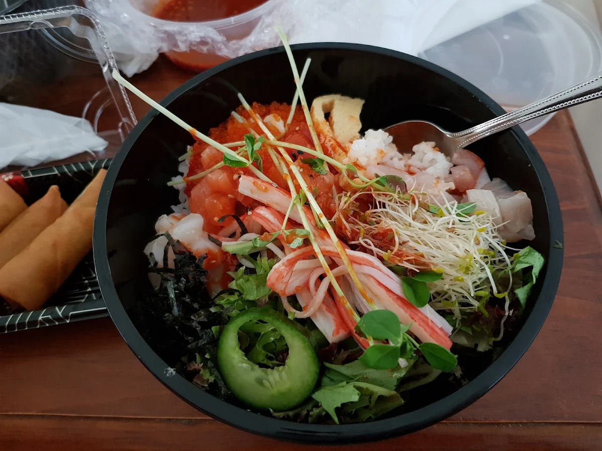 Poke Bowl Fish Variety with Greens