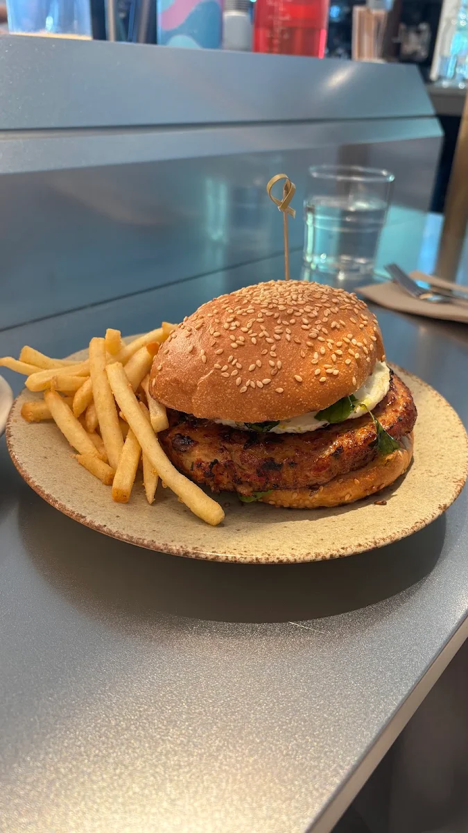Burger, Haven Coffee - Green Square