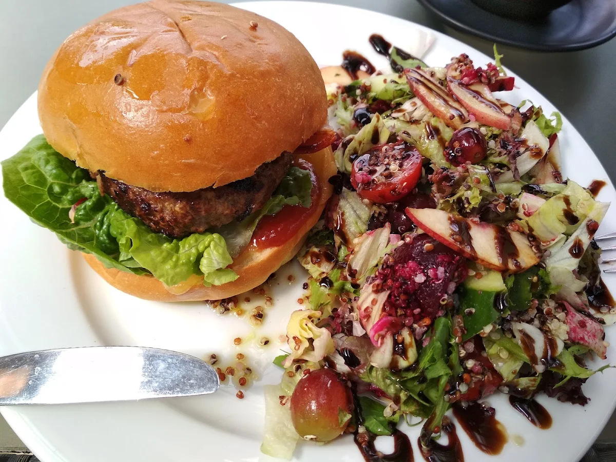 Burger, Tastebuds at the Hills
