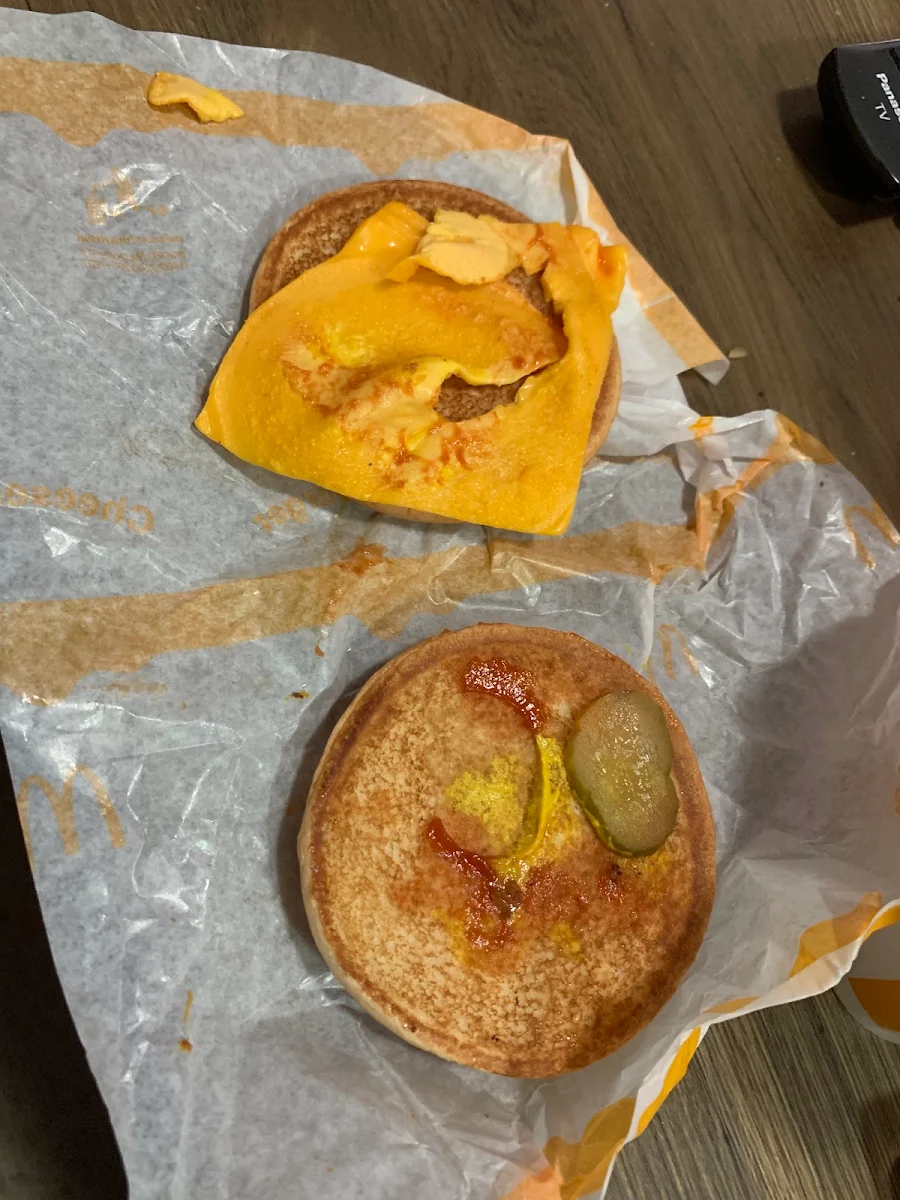 Cheeseburger, McDonald's Ipswich CBD